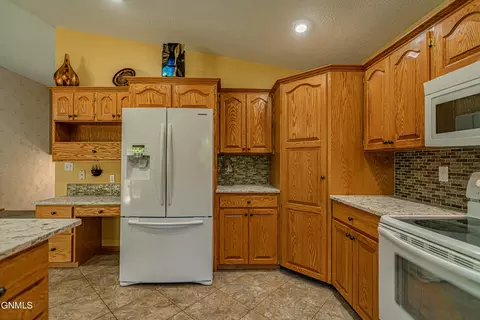 440 Stuttgart Dr, Bismarck, ND 58504 photo 15