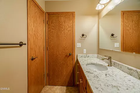 440 Stuttgart Dr, Bismarck, ND 58504 photo 28