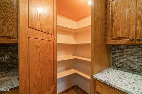 440 Stuttgart Dr, Bismarck, ND 58504 photo 17