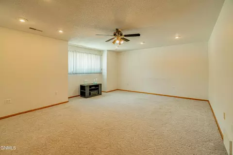 440 Stuttgart Dr, Bismarck, ND 58504 photo 49