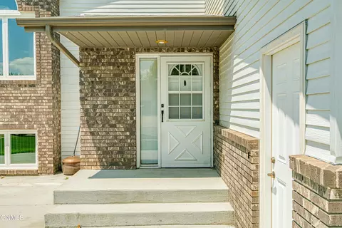 440 Stuttgart Dr, Bismarck, ND 58504 photo 3