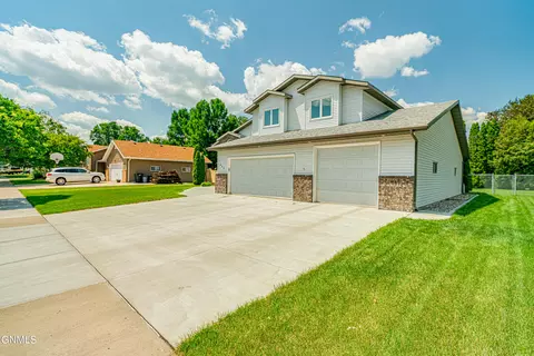 440 Stuttgart Dr, Bismarck, ND 58504 photo 68