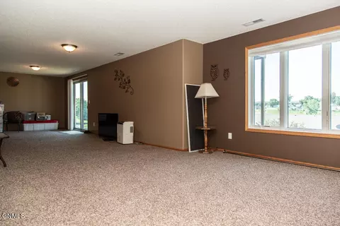 2413 La Corte Loop, Bismarck, ND 58503 photo 31