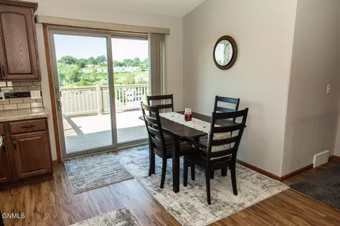 2413 La Corte Loop, Bismarck, ND 58503 photo 13