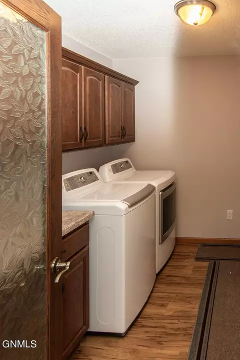 2413 La Corte Loop, Bismarck, ND 58503 photo 24