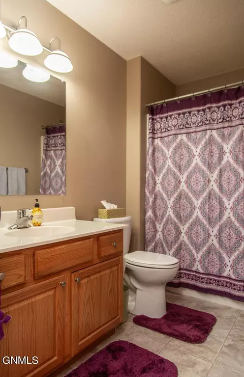 2413 La Corte Loop, Bismarck, ND 58503 photo 21