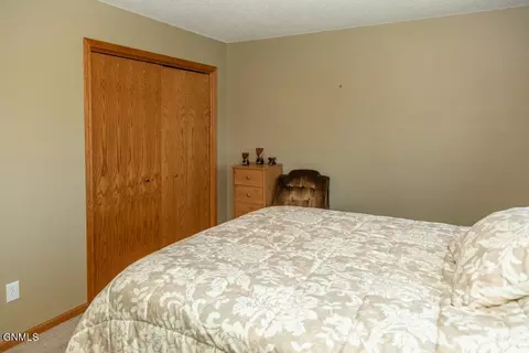 2413 La Corte Loop, Bismarck, ND 58503 photo 20