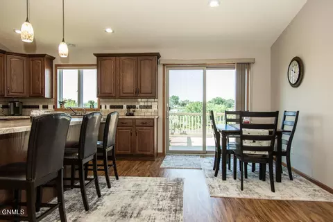2413 La Corte Loop, Bismarck, ND 58503 photo 12