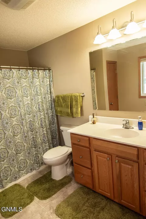 2413 La Corte Loop, Bismarck, ND 58503 photo 28