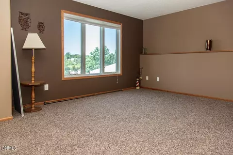 2413 La Corte Loop, Bismarck, ND 58503 photo 33