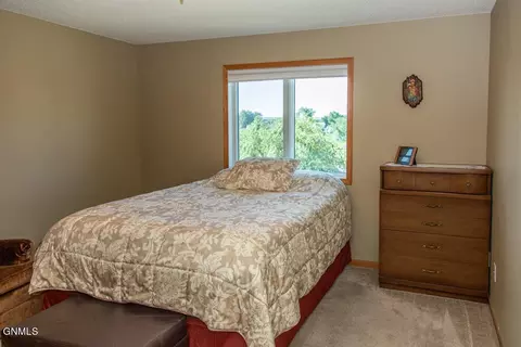 2413 La Corte Loop, Bismarck, ND 58503 photo 19