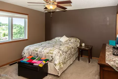 2413 La Corte Loop, Bismarck, ND 58503 photo 29