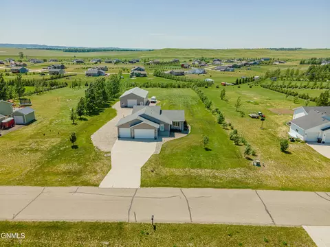 6922 Derek Dr, Bismarck, ND 58504 photo 93