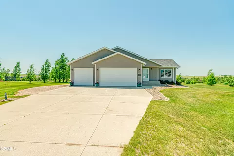 6922 Derek Dr, Bismarck, ND 58504 photo 8