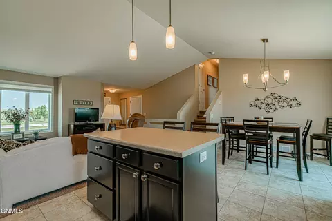 6922 Derek Dr, Bismarck, ND 58504 photo 30
