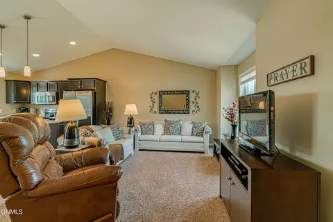 6922 Derek Dr, Bismarck, ND 58504 photo 14