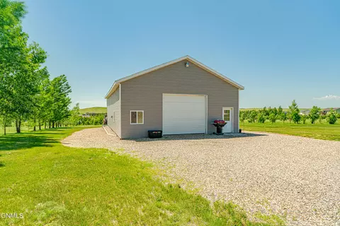 6922 Derek Dr, Bismarck, ND 58504 photo 80