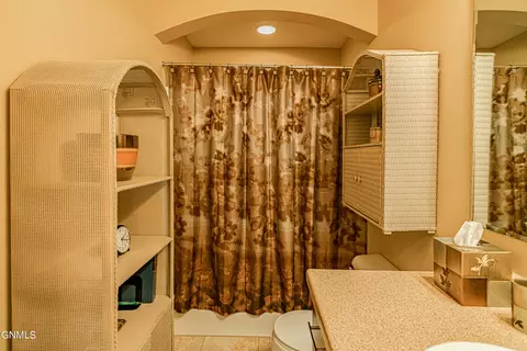 6922 Derek Dr, Bismarck, ND 58504 photo 45