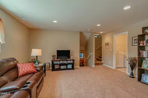6922 Derek Dr, Bismarck, ND 58504 photo 52