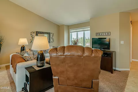 6922 Derek Dr, Bismarck, ND 58504 photo 15