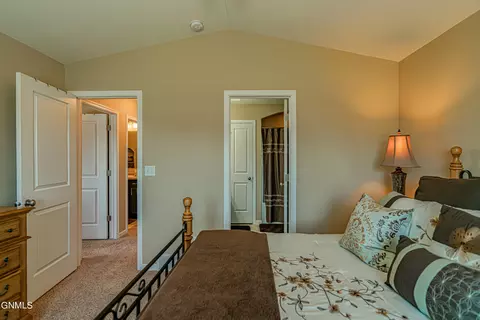 6922 Derek Dr, Bismarck, ND 58504 photo 36
