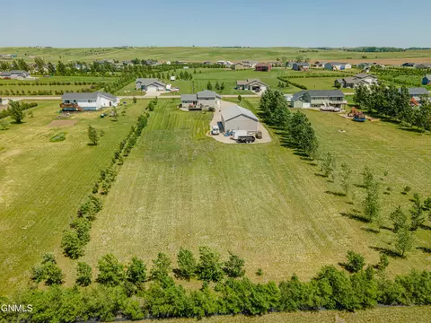 6922 Derek Dr, Bismarck, ND 58504 photo 97