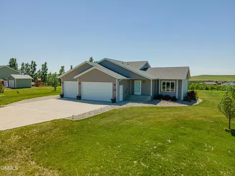 6922 Derek Dr, Bismarck, ND 58504 photo 7