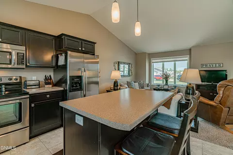6922 Derek Dr, Bismarck, ND 58504 photo 29