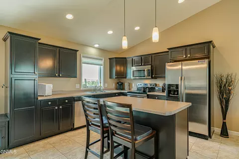 6922 Derek Dr, Bismarck, ND 58504 photo 20
