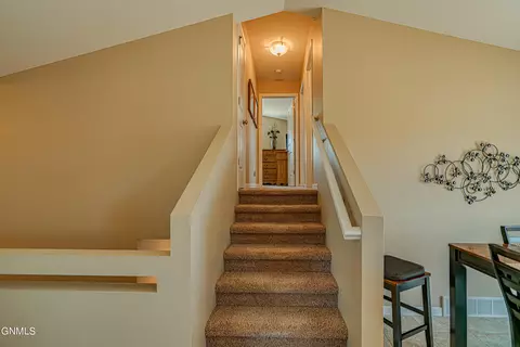 6922 Derek Dr, Bismarck, ND 58504 photo 31
