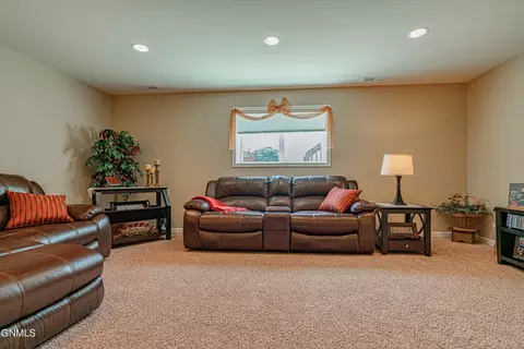 6922 Derek Dr, Bismarck, ND 58504 photo 51