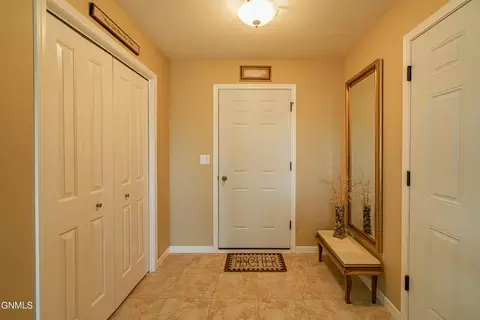 6922 Derek Dr, Bismarck, ND 58504 photo 12