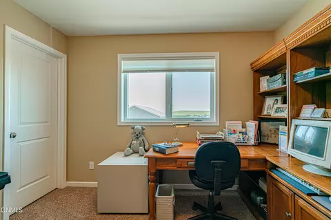 6922 Derek Dr, Bismarck, ND 58504 photo 42