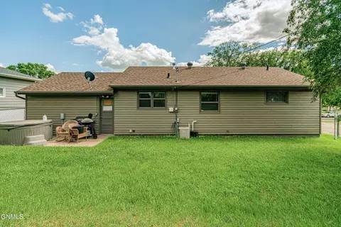 1512 Harmon Ave, Bismarck, ND 58501 photo 19