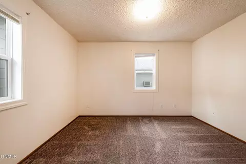 2982 Warwick Loop, Bismarck, ND 58504 photo 13