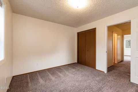 2982 Warwick Loop, Bismarck, ND 58504 photo 14
