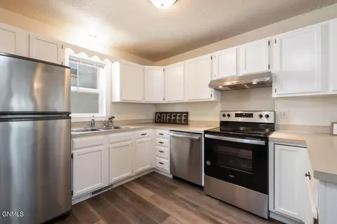 2982 Warwick Loop, Bismarck, ND 58504 photo 9