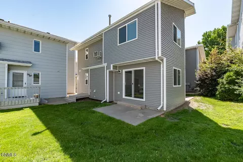 2982 Warwick Loop, Bismarck, ND 58504 photo 1