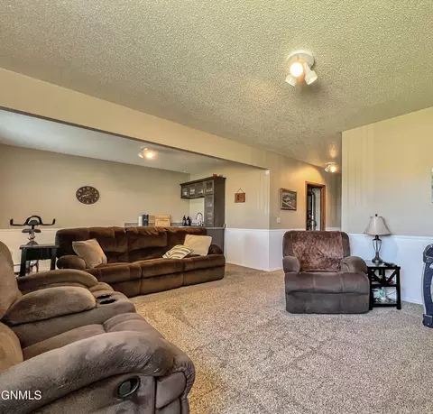1220 9th Ave W, Williston, ND 58801 photo 23