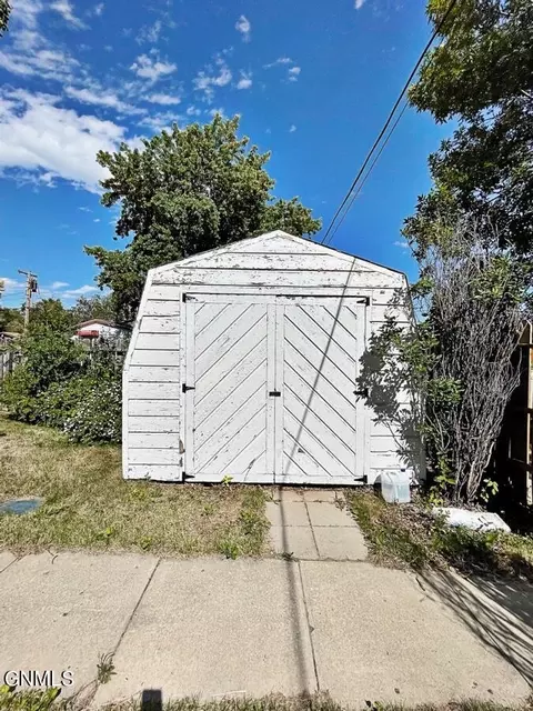 1002 9th Ave W, Williston, ND 58801 photo 37
