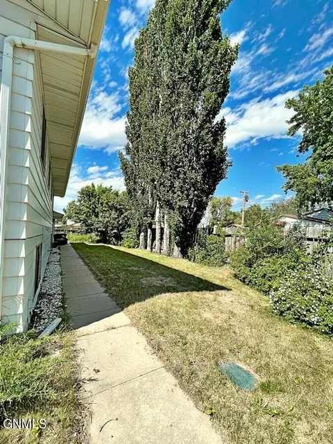 1002 9th Ave W, Williston, ND 58801 photo 36