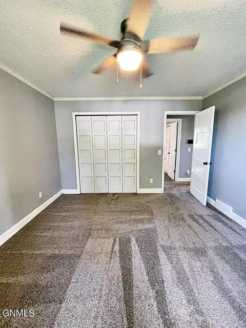1002 9th Ave W, Williston, ND 58801 photo 17