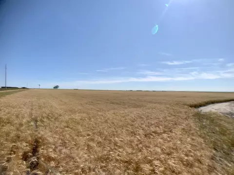 005 44th St, Mandan, ND 58554 photo 3