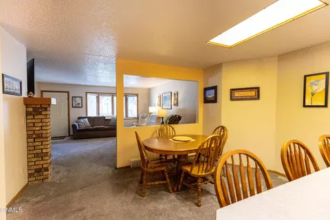 430 E Brandon Dr, Bismarck, ND 58503 photo 6