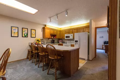 430 E Brandon Dr, Bismarck, ND 58503 photo 5