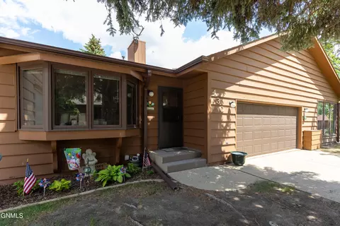 430 E Brandon Dr, Bismarck, ND 58503 photo 1