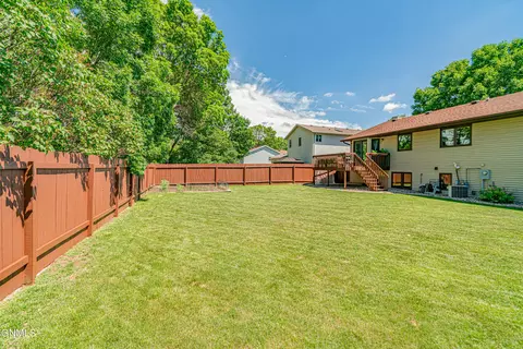 308 Stuttgart Dr, Bismarck, ND 58504 photo 50