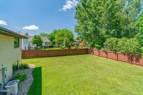 308 Stuttgart Dr, Bismarck, ND 58504 photo 13