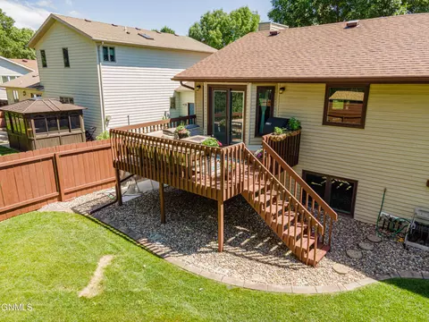 308 Stuttgart Dr, Bismarck, ND 58504 photo 46