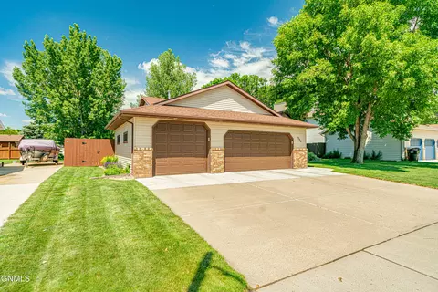 308 Stuttgart Dr, Bismarck, ND 58504 photo 53
